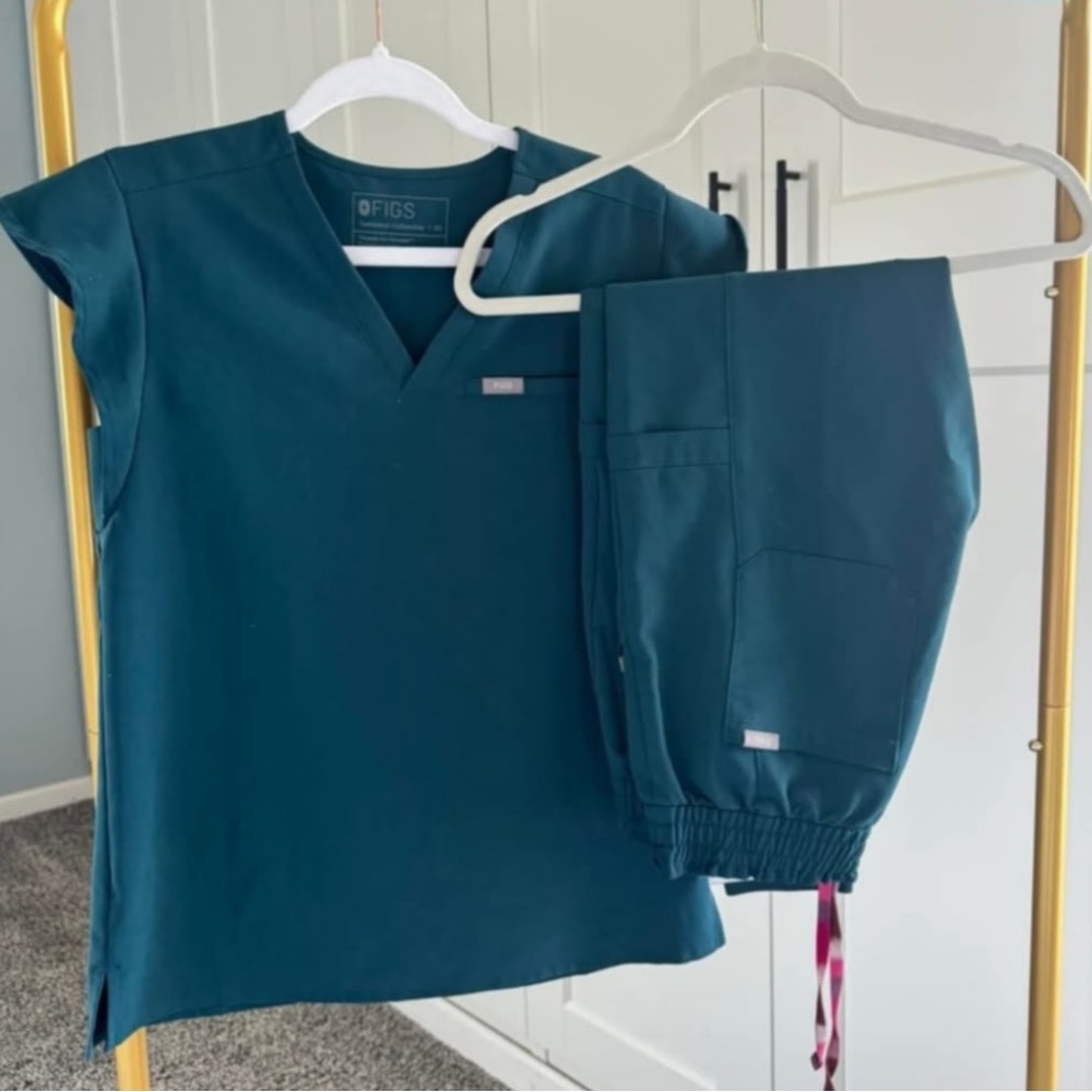 ISO FIGS NATAL FLUTTER SLEEVE (m)